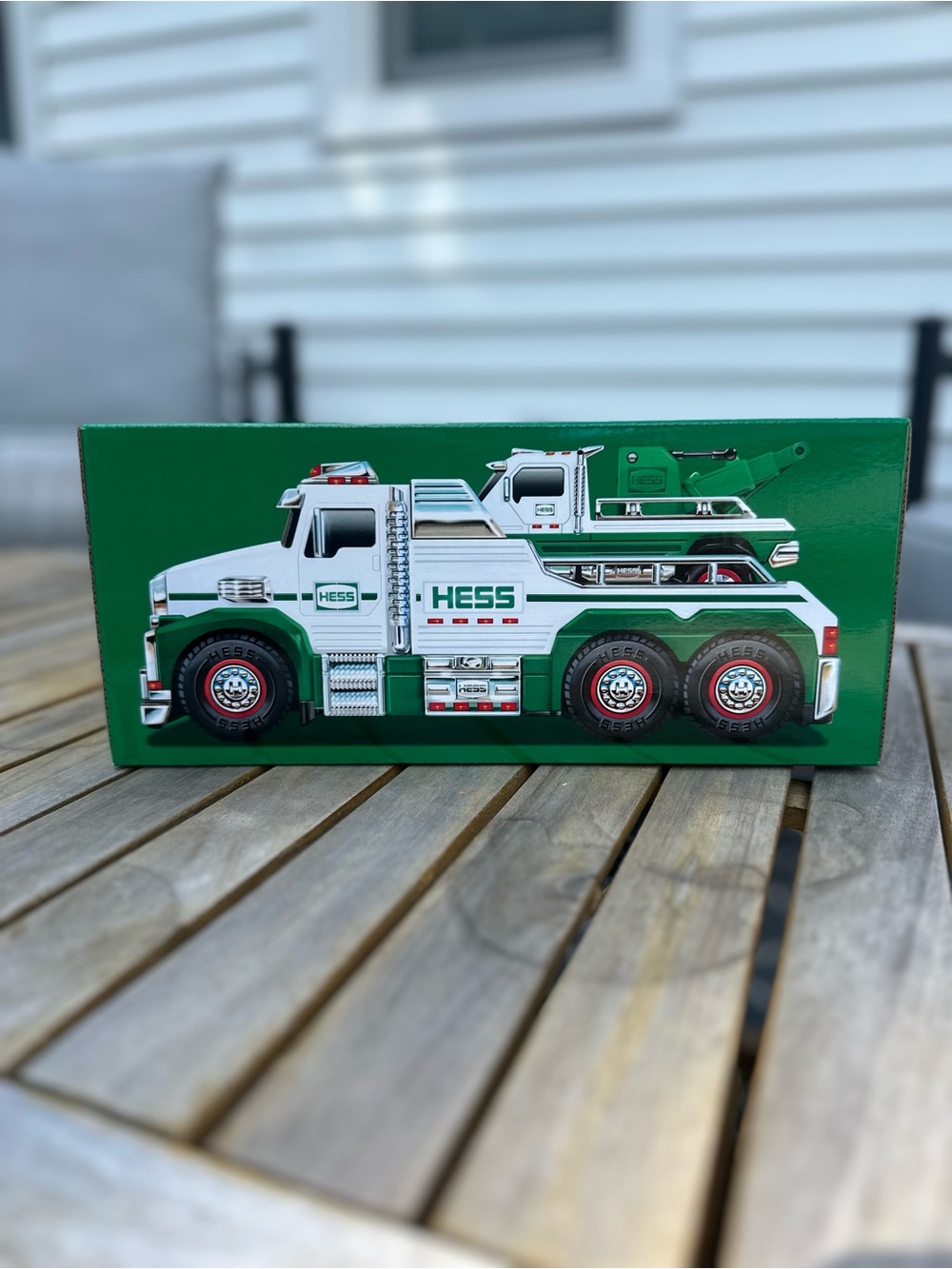 Hess 2019 Tow Truck Toy NIB